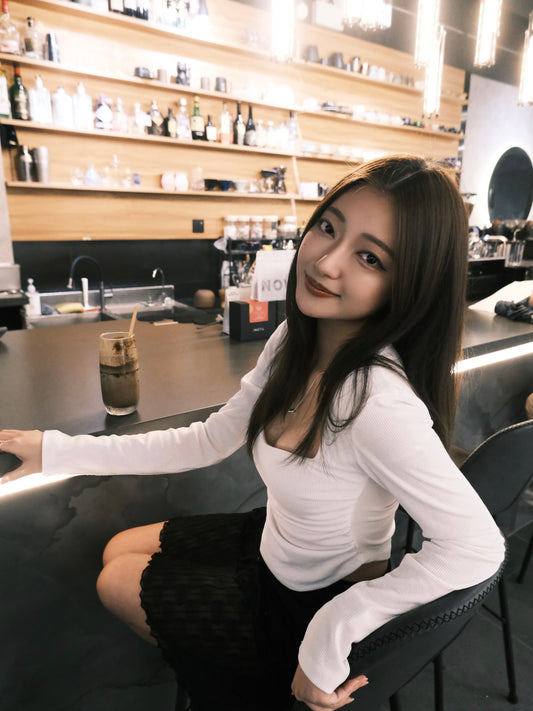 【 秋冬comeback 】 爆炸顯身材!! 心型方領女人味大增上衣