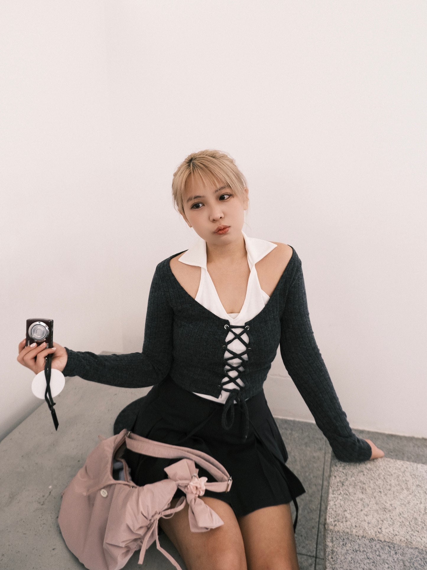 ‹KR 19› Polo領露肩交叉綁繩性感Top