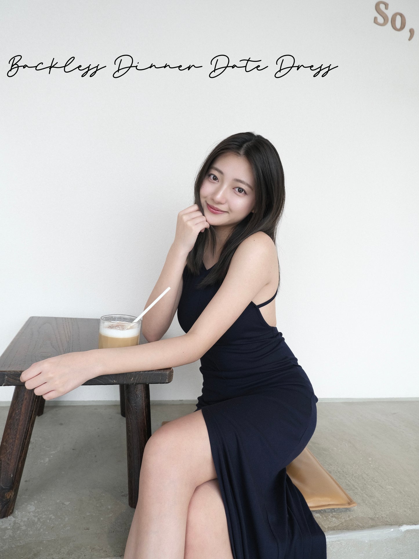 \ 必入款 / 大彈性內有胸墊露背開叉連身裙