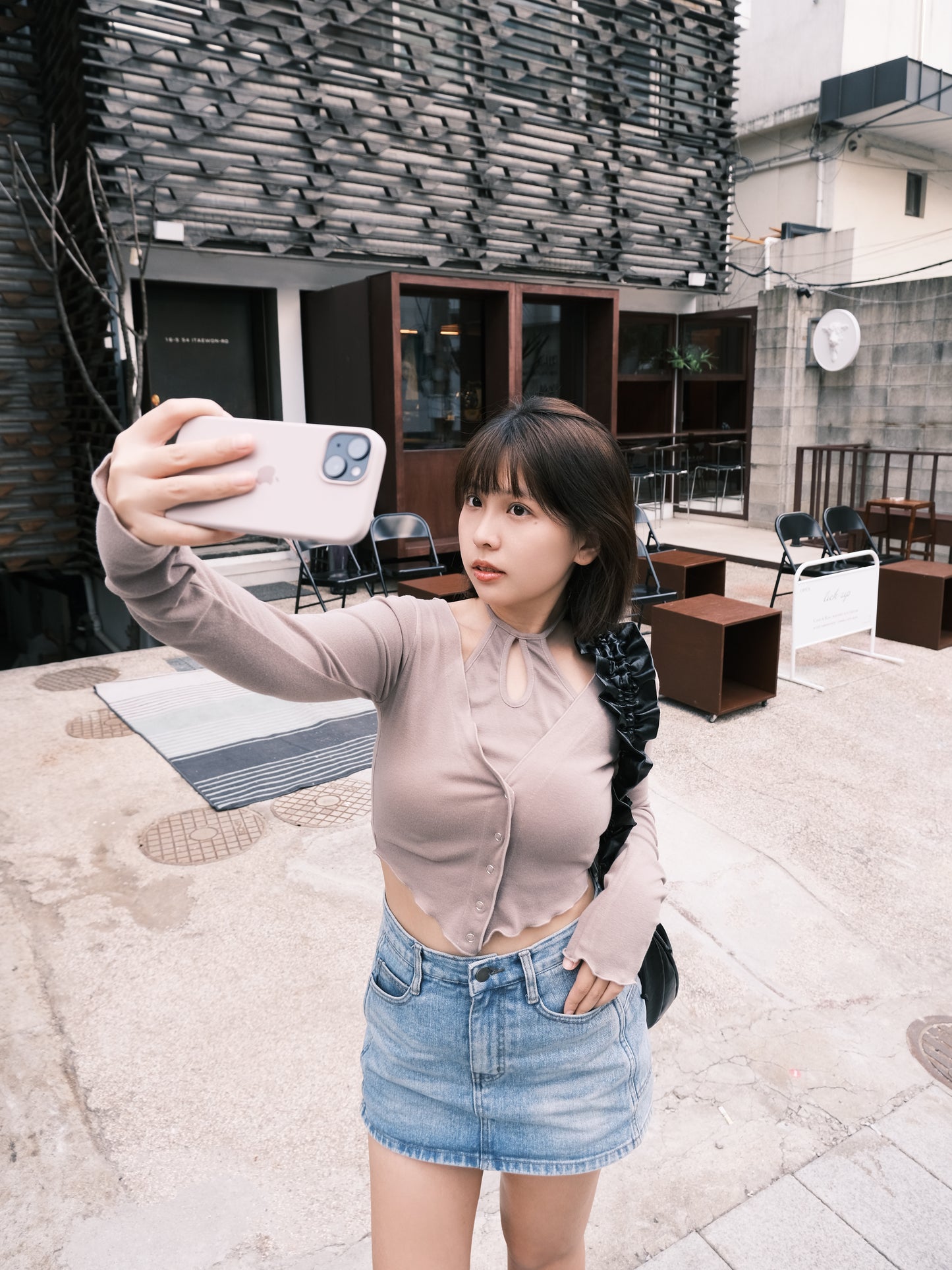 【 秋冬comeback 】靚cry~ 假兩件掛頸穿窿啪鈕顯瘦Top ok