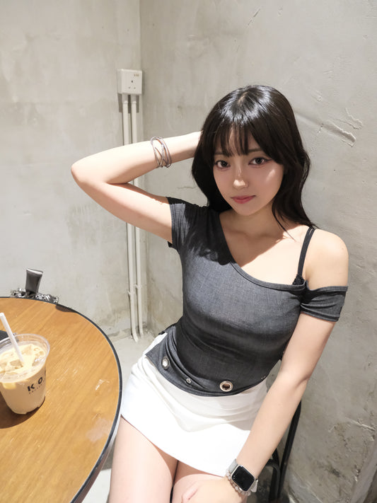 超美!! 單肩型格不規則上衣