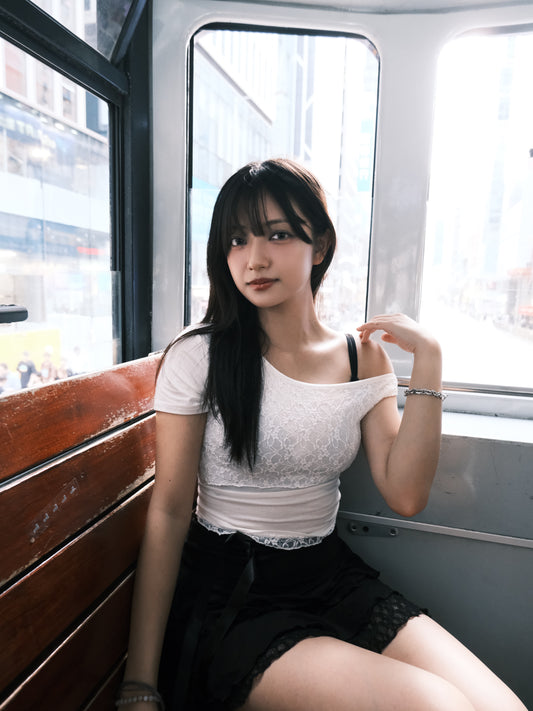 Lace邊邊~ 分層單肩上衣