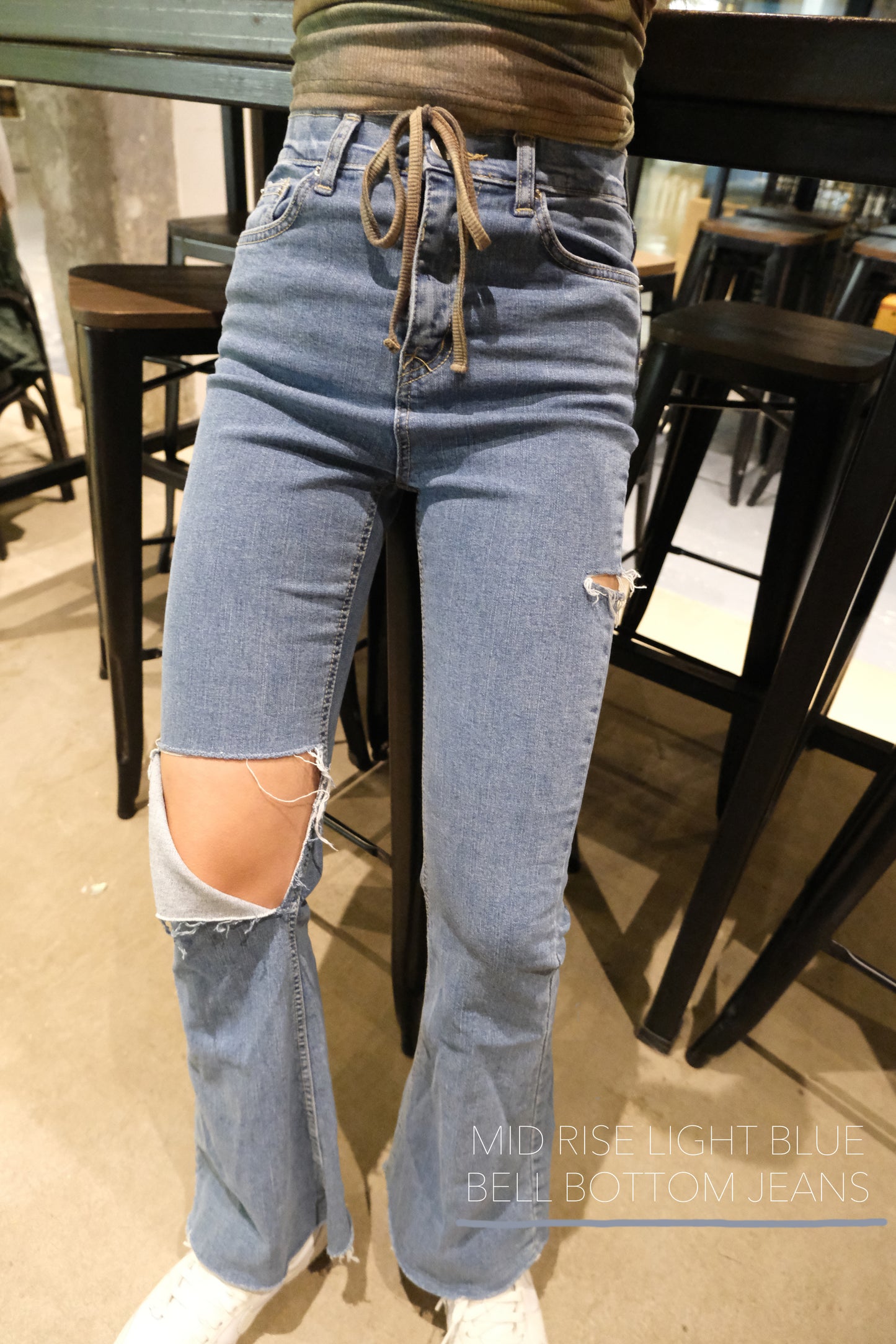 MID RISE LIGHT BLUE BELL BOTTOM JEANS