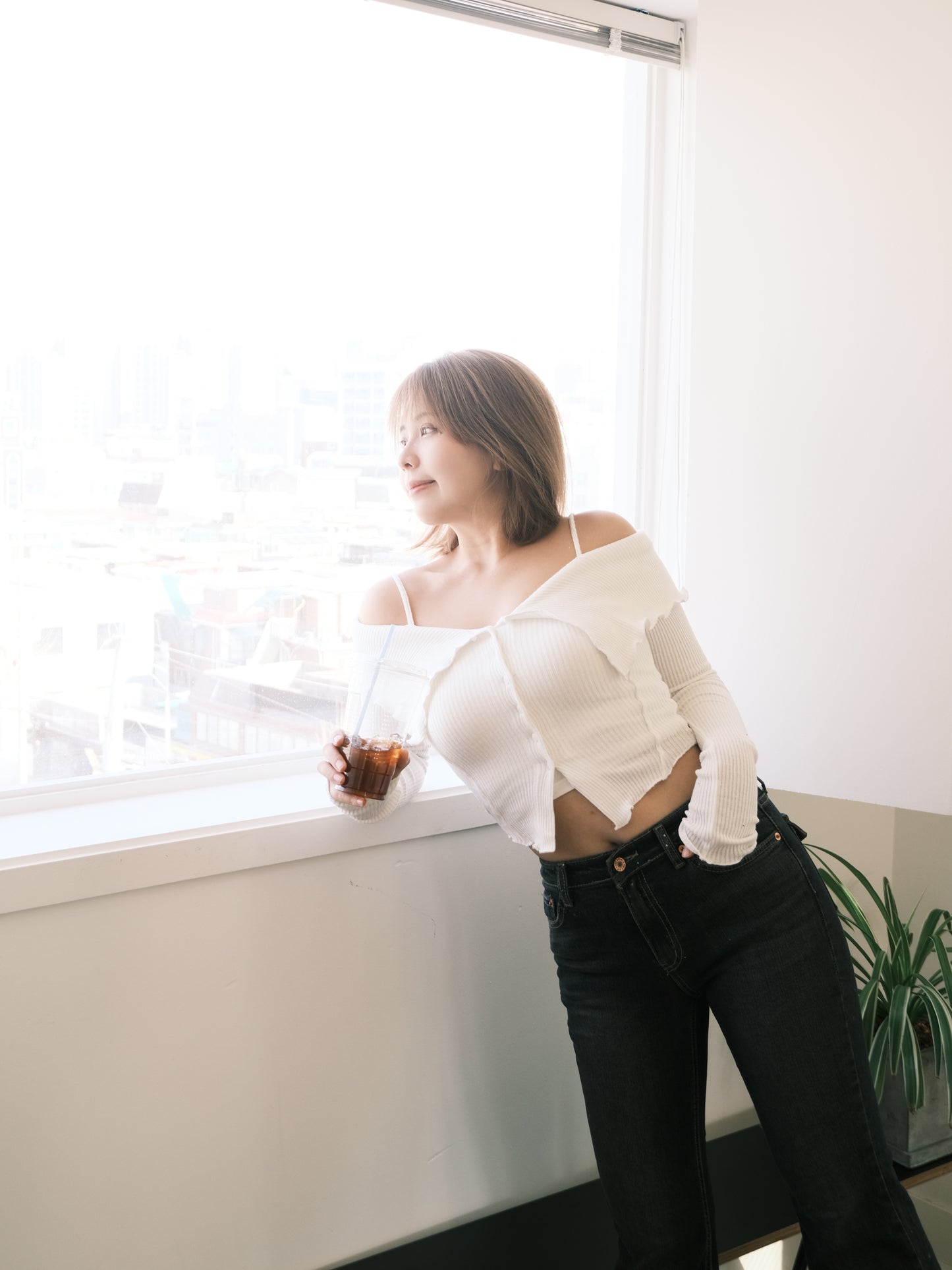 【 秋冬comeback 】大彈性反領吊帶一字膊上衣