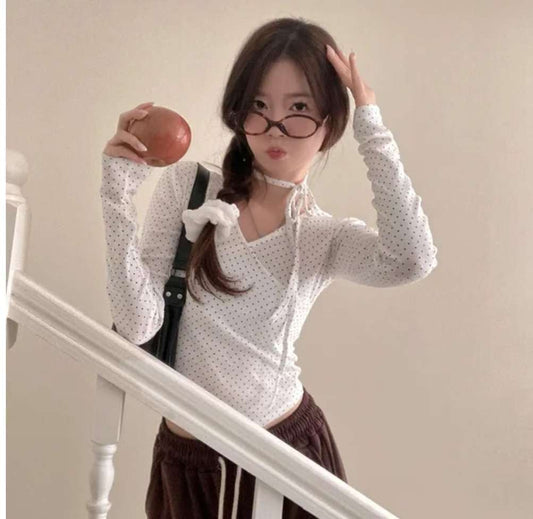 ※預購 V領口波點掛頸Top