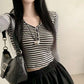 ※預購 簡約V領口間條上衣