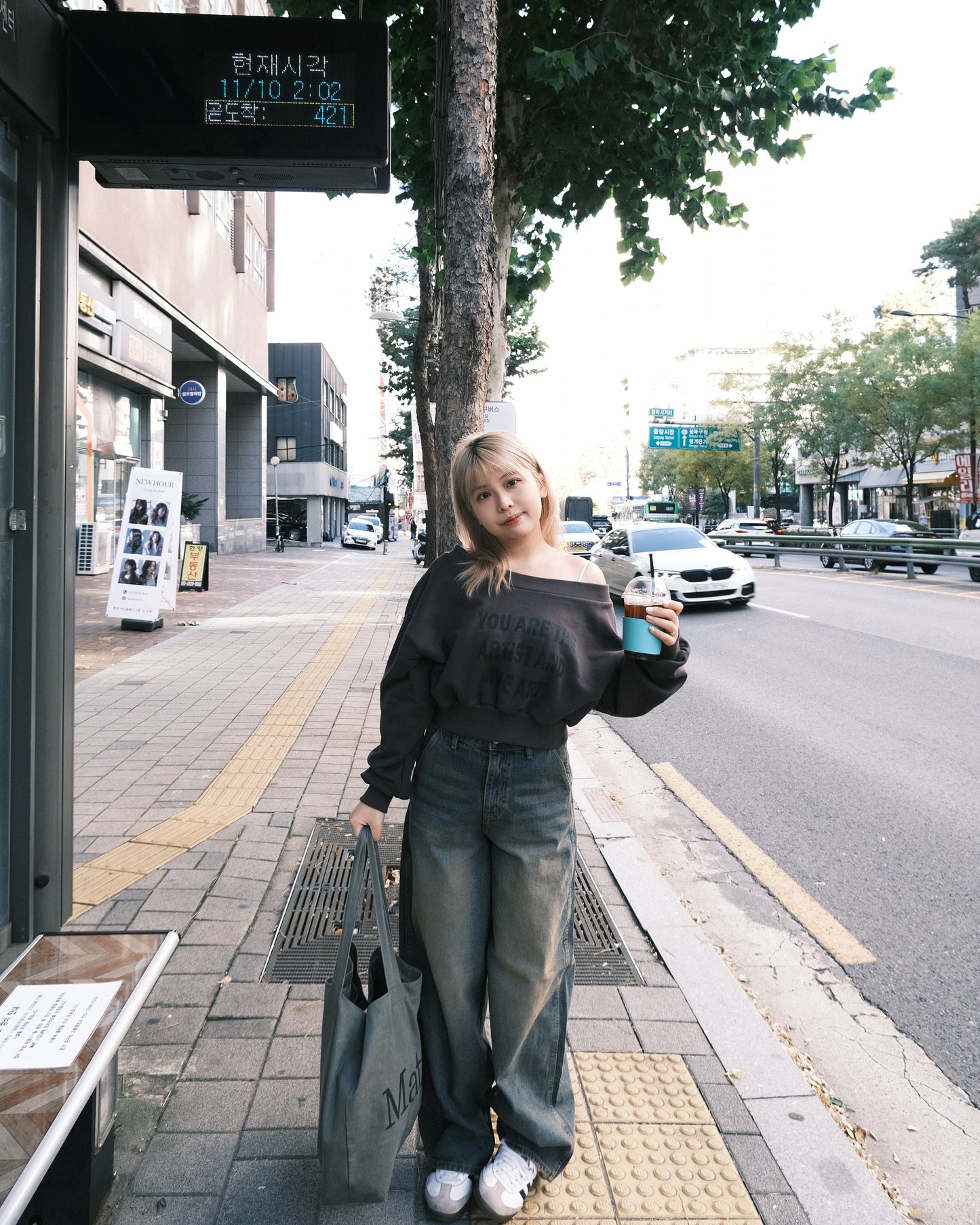 ‹ KR20 › 比例good!! 露肩短身字母衛衣