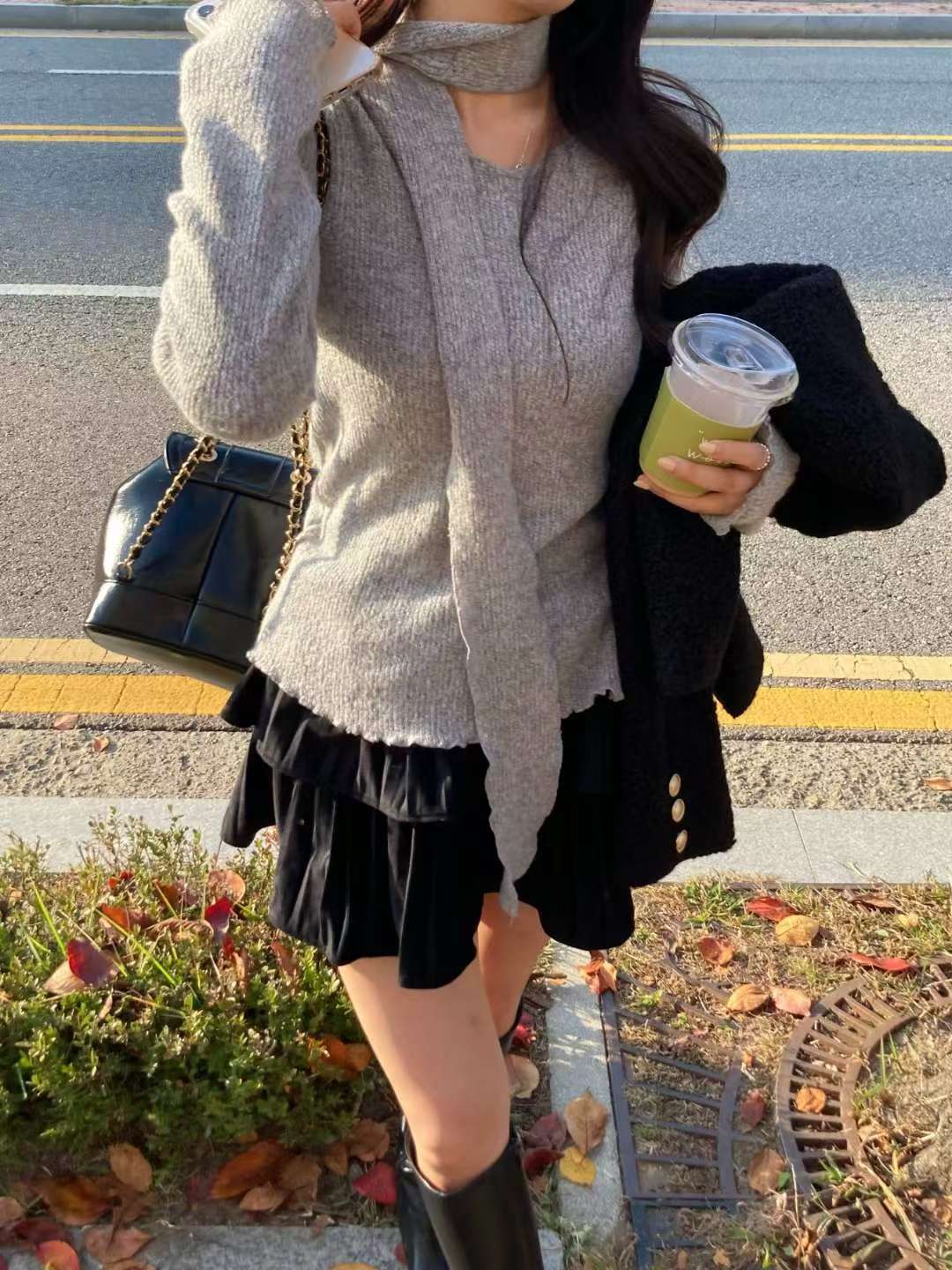 ※預購 微透視小捲邊少女感開叉上衣