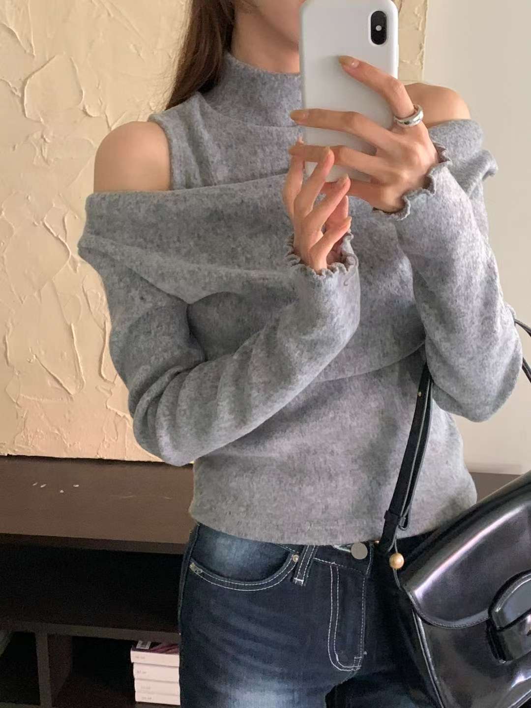 ※預購 保暖絨毛款高領露膊上衣