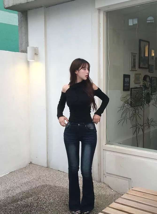 ※預購 女人味up!! 企領露膊綁頸上衣