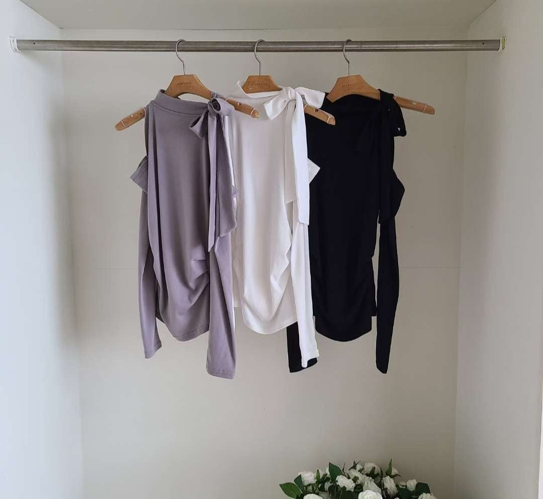 ※預購 女人味up!! 企領露膊綁頸上衣