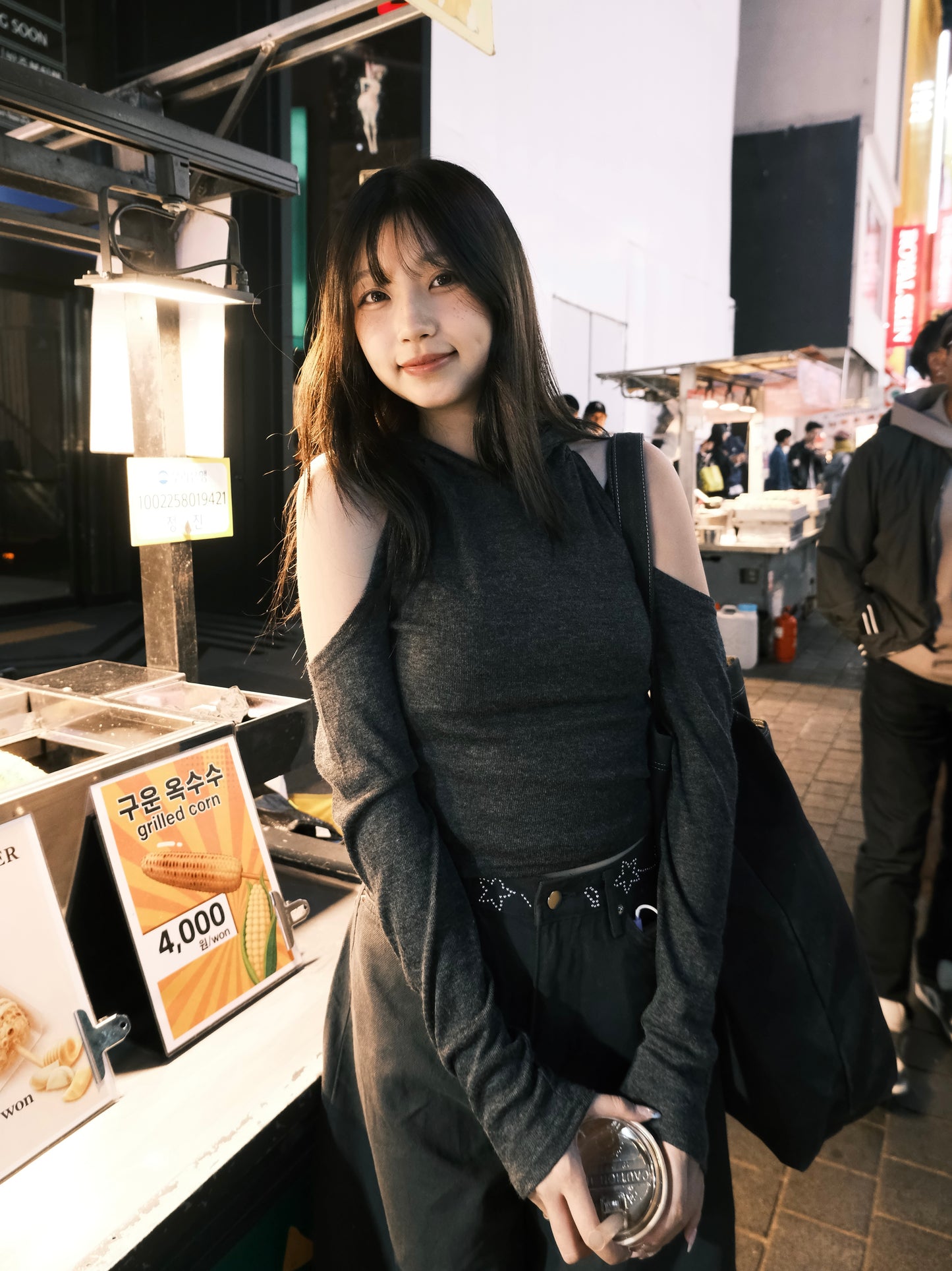 ‹KR 19› KR大熱型格大路肩有帽露背上衣