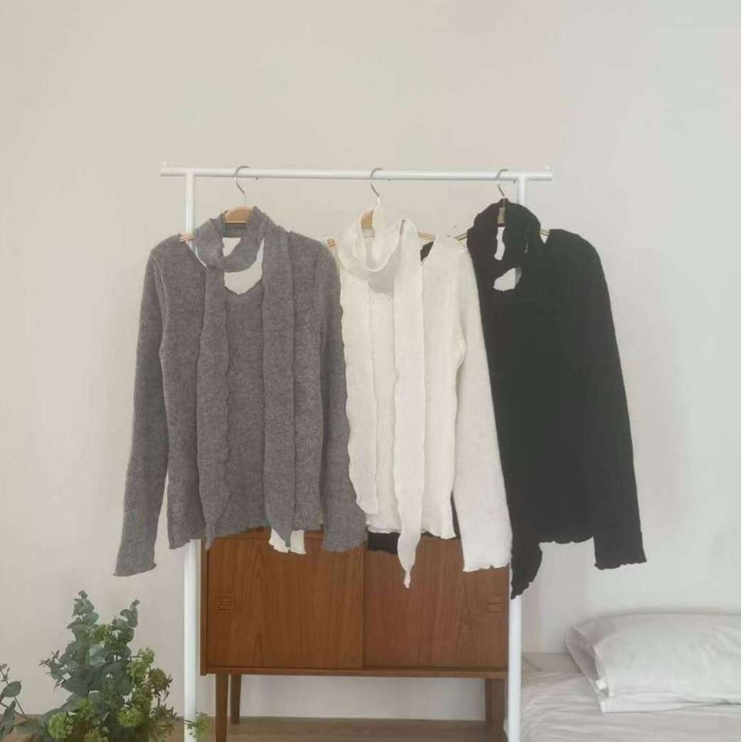 ※預購 微透視小捲邊少女感開叉上衣