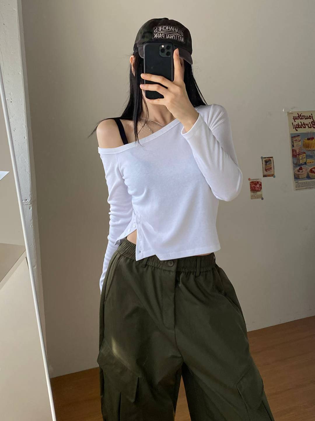 ※預購 特色小可愛開扣單肩上衣