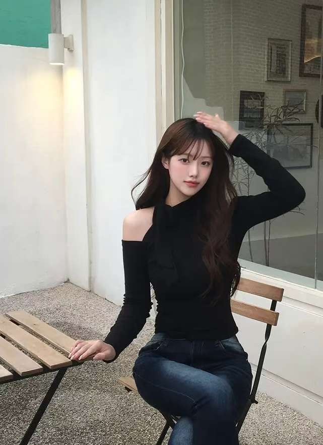 ※預購 女人味up!! 企領露膊綁頸上衣