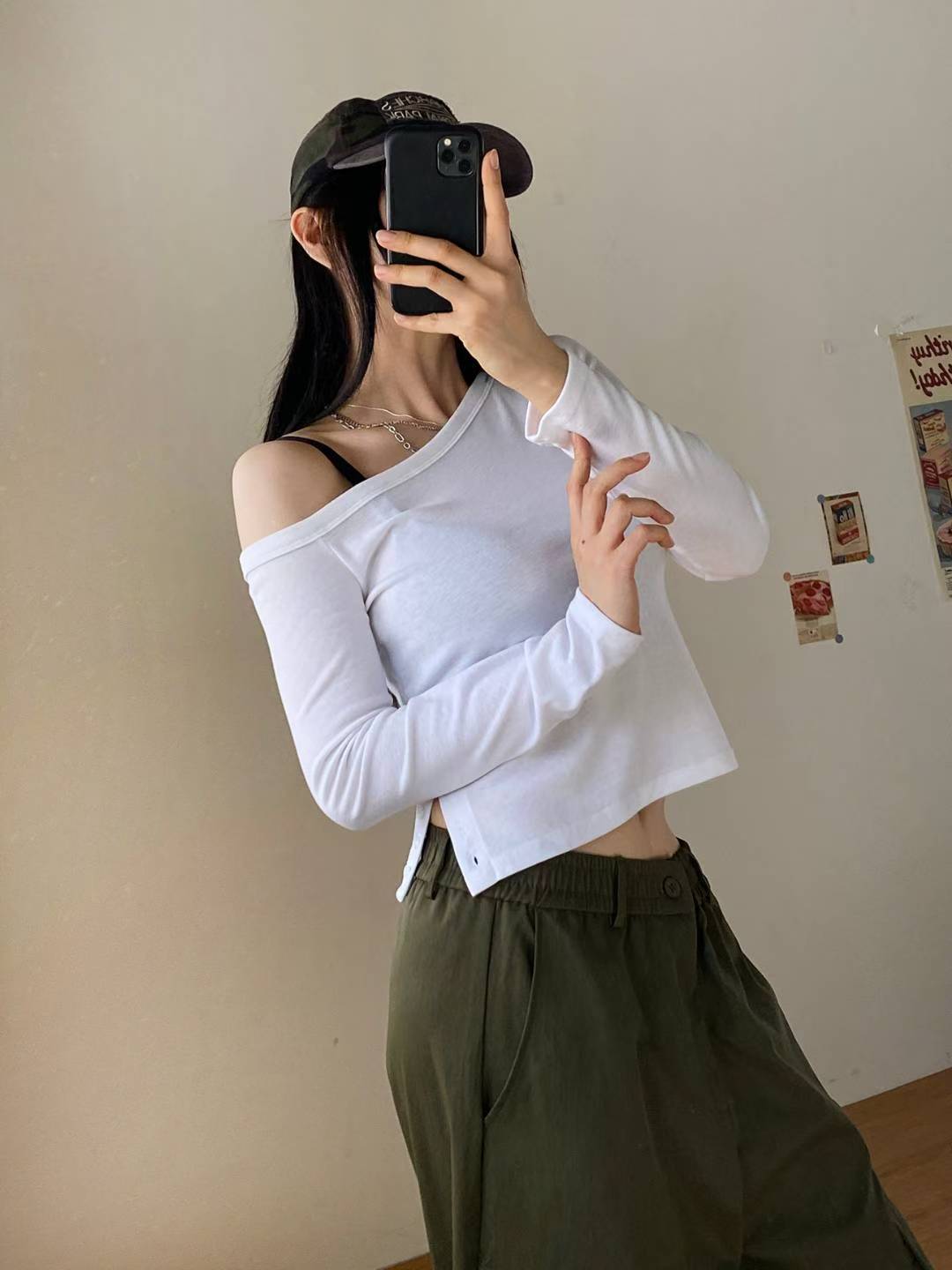 ※預購 特色小可愛開扣單肩上衣