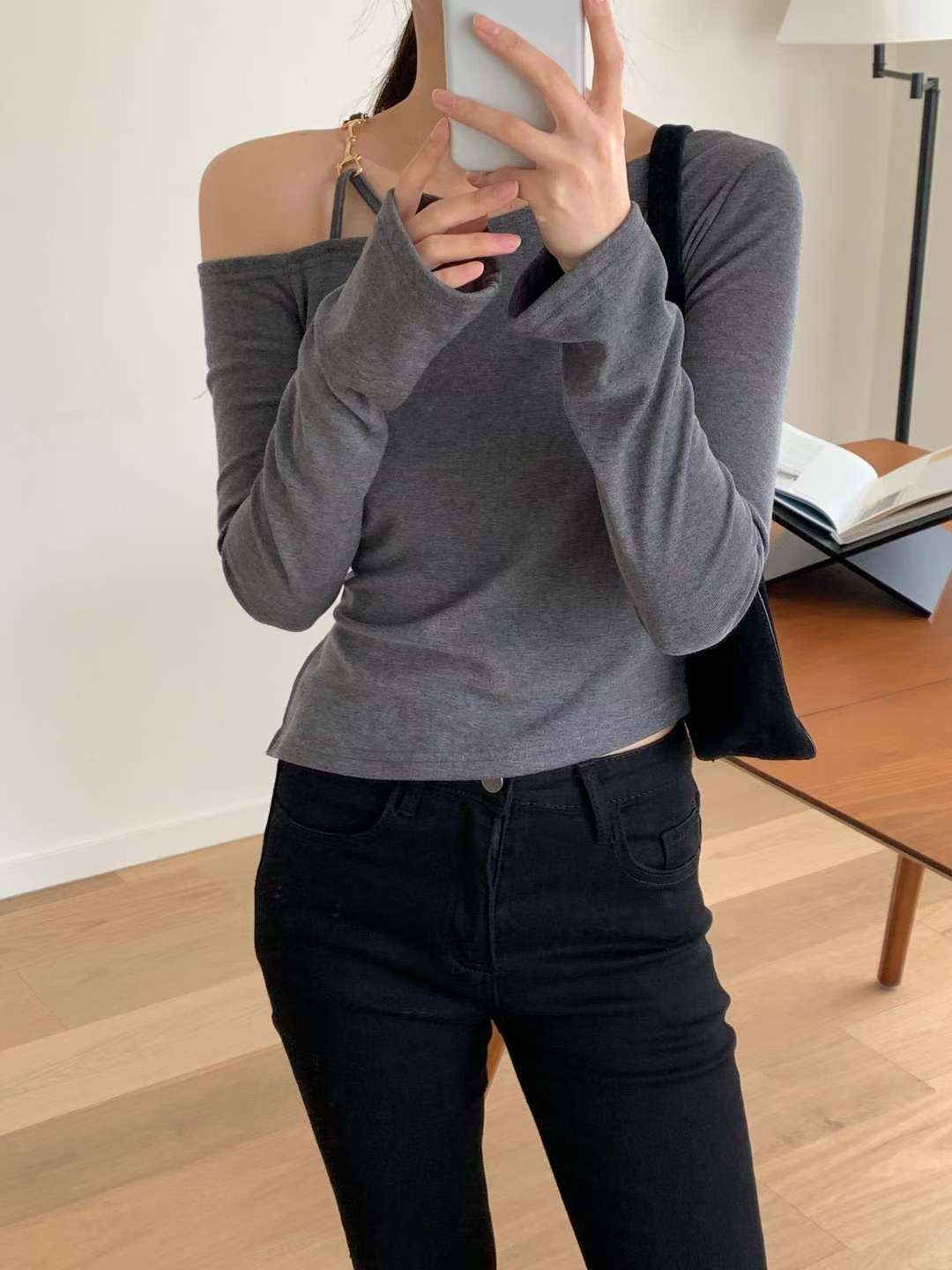 ※預購 銀扣單肩吊帶上衣