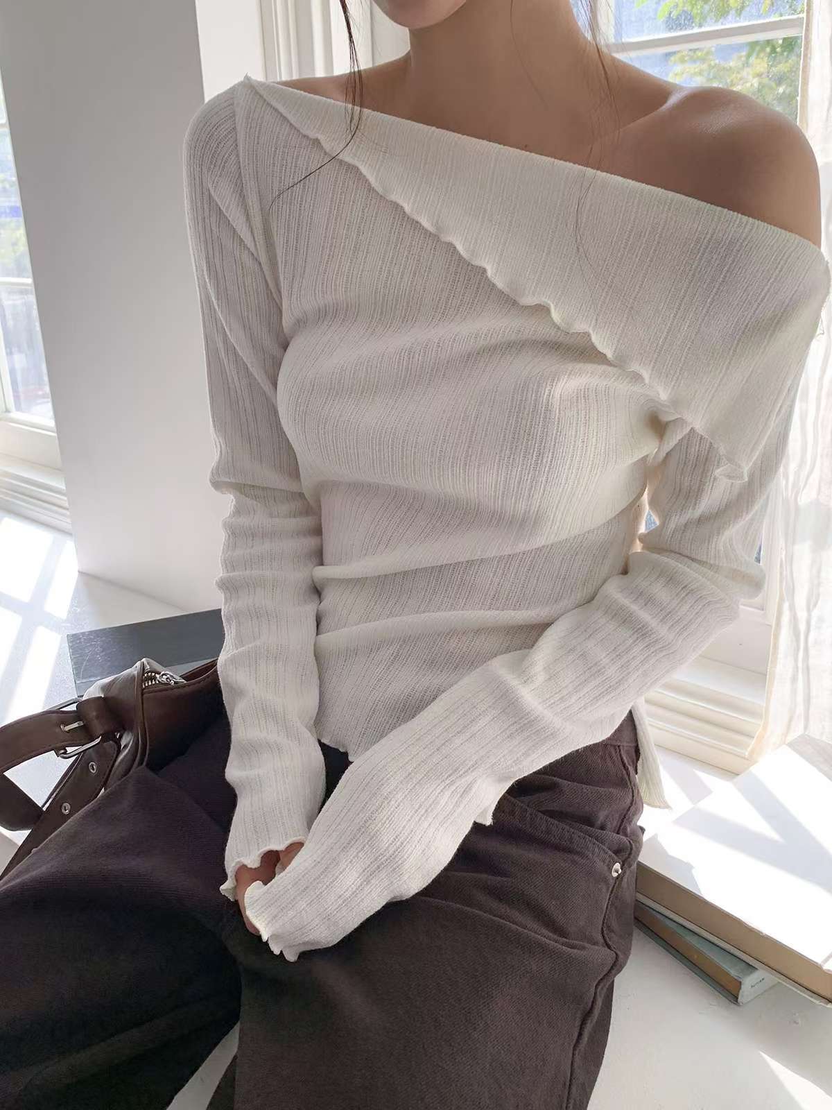 ※預購 反領開叉小捲邊一字膊