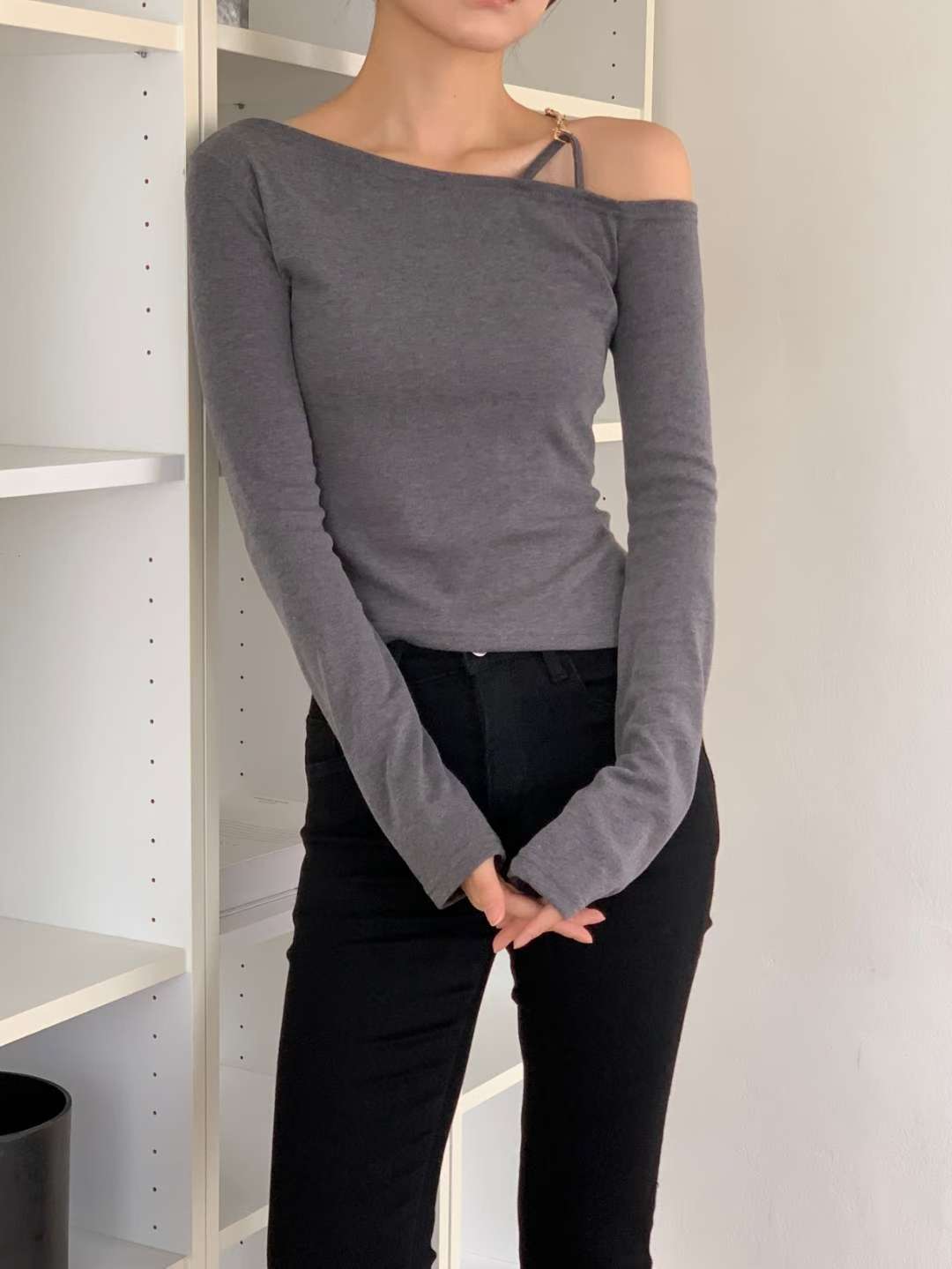 ※預購 銀扣單肩吊帶上衣