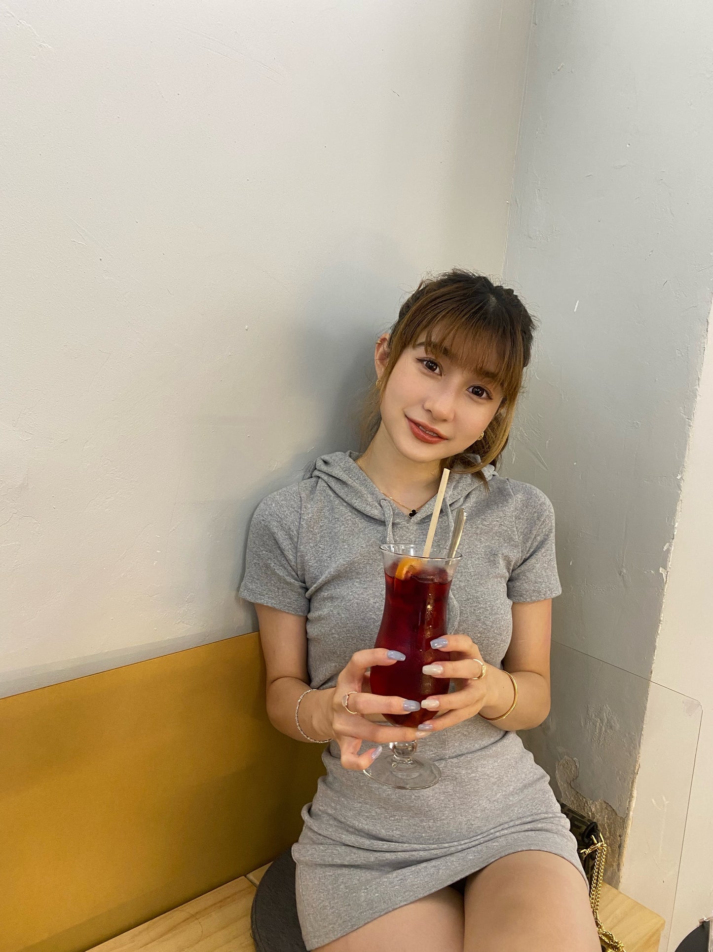 [春夏款COMEBACK!] 質地100分貼身有帽上衣+小短裙set
