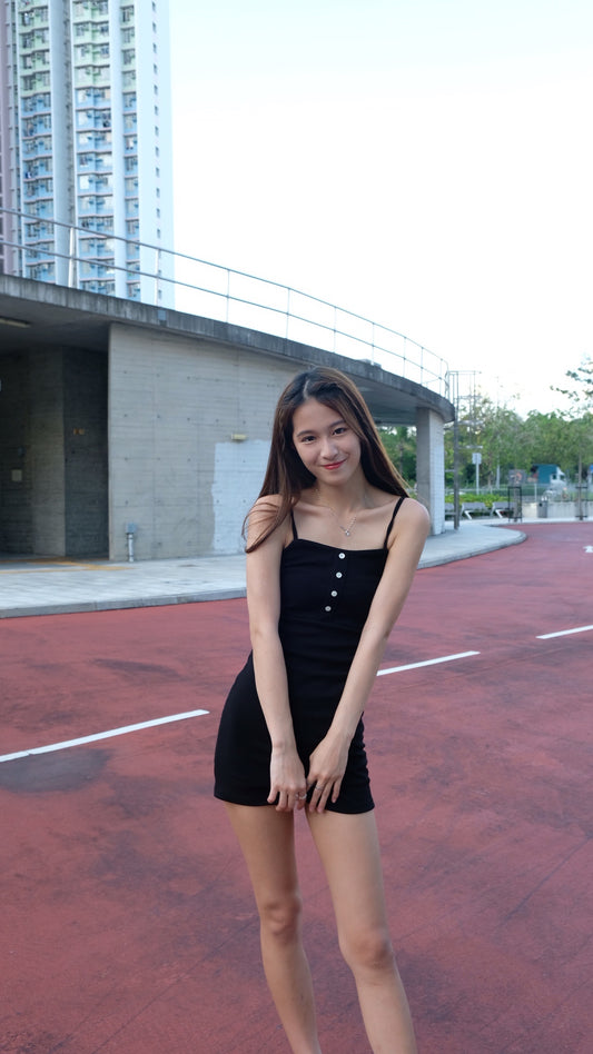 [春夏款COMEBACK!] Hot!!假扣鈕吊帶連身裙